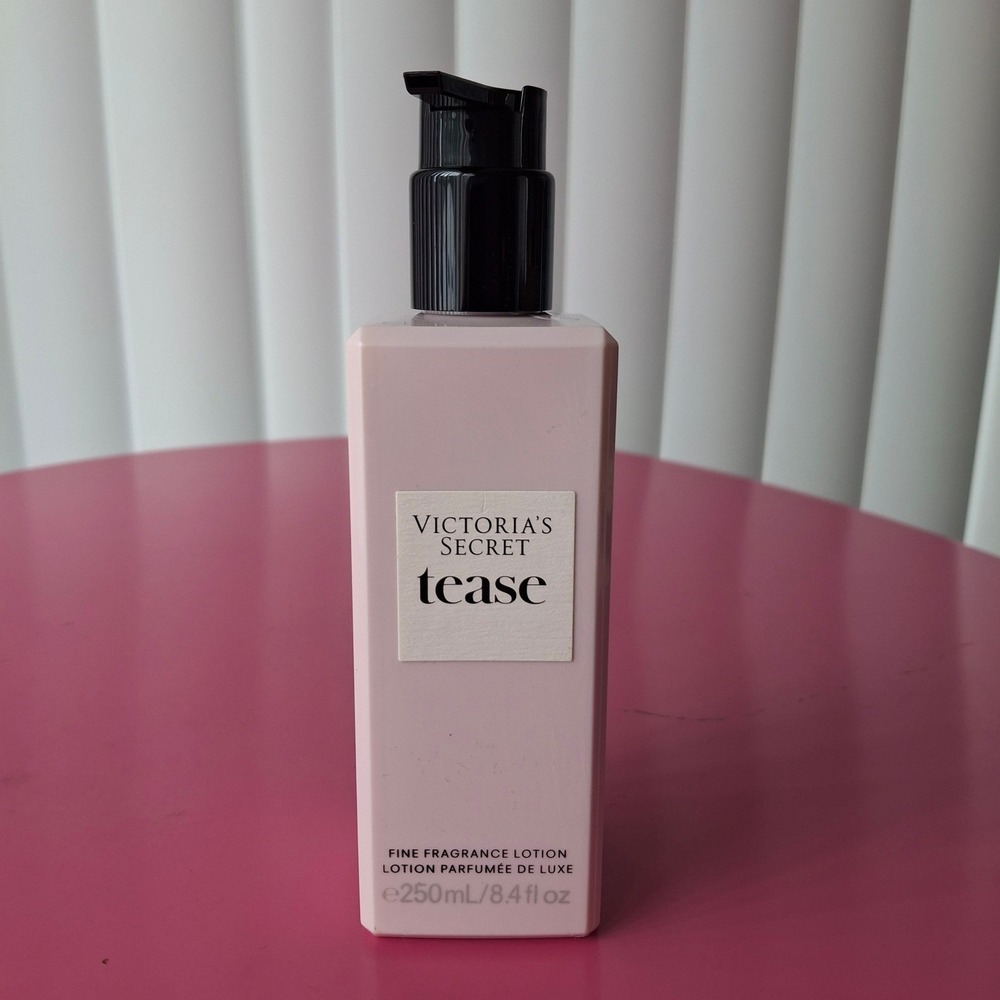 Victoria's Secret Tease Fine Fragrance Lotion 8.4 oz Pump Bottle Pear Vanilla
